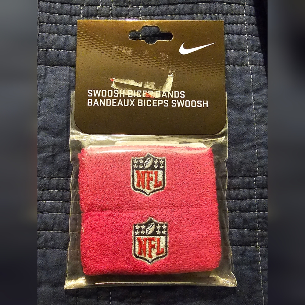 Nike NFL Breast‎ Cancer Awareness Swoosh Bicep Bands